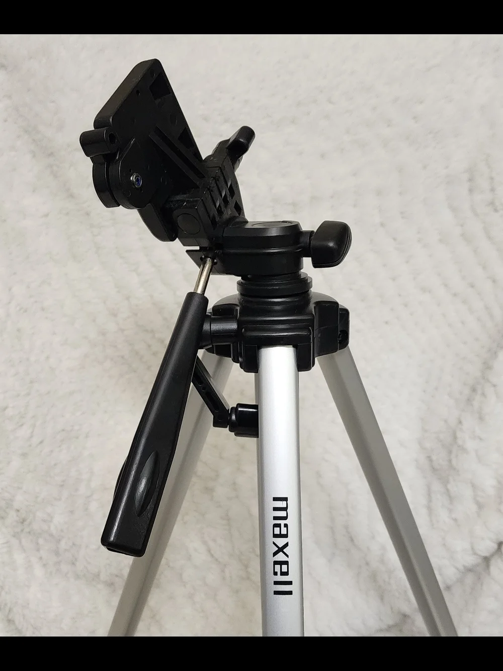Maxell Silver & Black Camera Tripod with Fluid Pan Handle